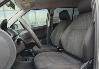 Подержанный автомобиль Skoda Fabia Hatchback 2012 года (19 фото)