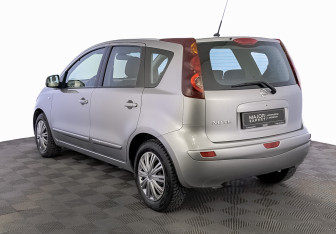 Подержанный автомобиль Nissan Note 2013 года (7 фото)
