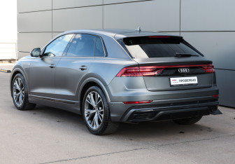 Подержанный автомобиль Audi Q8 2019 года (7 фото)