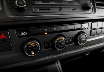 Подержанный автомобиль Volkswagen Caravelle 2019 года (25 фото)