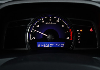 Подержанный автомобиль Honda Civic Sedan 2007 года (12 фото)