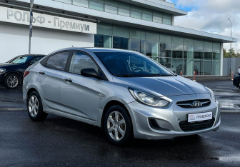 Подержанный автомобиль Hyundai Solaris Sedan 2011 года (3 фото)