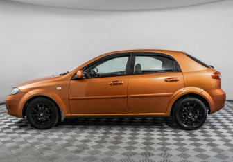 Подержанный автомобиль Chevrolet Lacetti Hatchback 2006 года (8 фото)