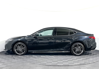 Подержанный автомобиль Toyota Camry Sedan 2024 года (8 фото)