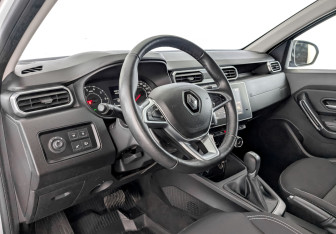 Подержанный автомобиль Renault Duster 2021 года (16 фото)
