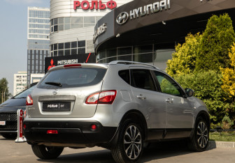 Подержанный автомобиль Nissan Qashqai 2012 года (4 фото)