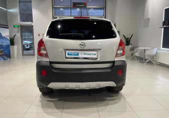 Подержанный автомобиль Opel Antara 2013 года (5 фото)