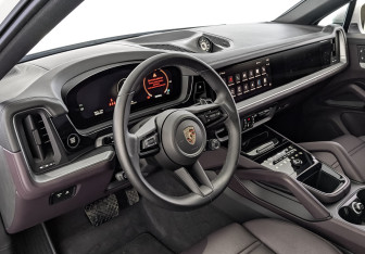 Подержанный автомобиль Porsche Cayenne 2024 года (15 фото)