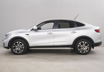 Подержанный автомобиль Renault Arkana 2019 года (8 фото)