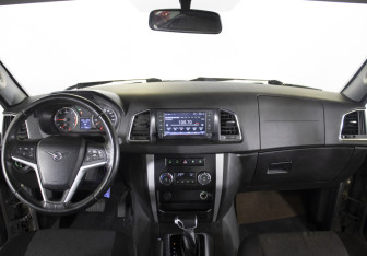 Подержанный автомобиль УАЗ Patriot 2019 года (12 фото)