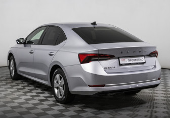 Подержанный автомобиль Skoda Octavia Liftback 2020 года (7 фото)
