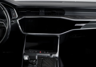 Подержанный автомобиль Audi A6 Sedan 2021 года (13 фото)