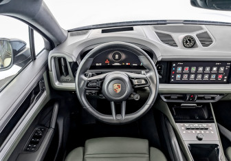 Подержанный автомобиль Porsche Cayenne 2023 года (22 фото)