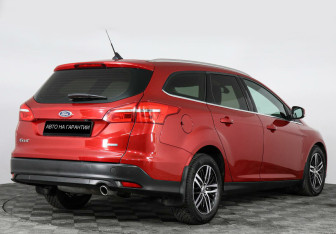 Подержанный автомобиль Ford Focus Wagon 2017 года (3 фото)