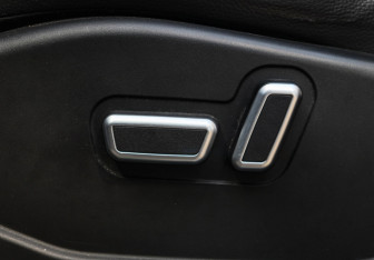Подержанный автомобиль Geely Emgrand X7 2020 года (13 фото)
