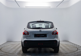 Подержанный автомобиль Nissan Qashqai 2010 года (6 фото)
