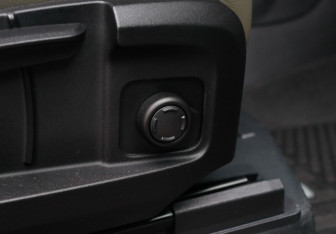 Подержанный автомобиль Land Rover Defender Suv 2022 года (8 фото)