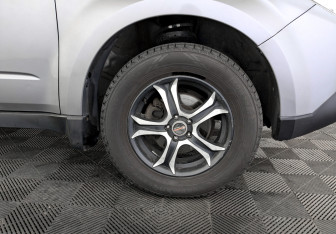 Подержанный автомобиль Subaru Forester Suv 2011 года (18 фото)