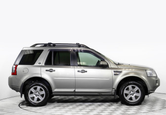 Подержанный автомобиль Land Rover Freelander 2010 года (3 фото)