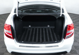 Подержанный автомобиль LADA (ВАЗ) Granta Sedan 2023 года (18 фото)