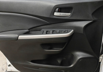 Подержанный автомобиль Honda CR-V 2014 года (16 фото)