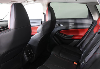 Подержанный автомобиль Changan UNI-S 2024 года (12 фото)