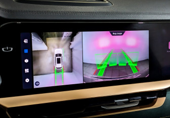 Подержанный автомобиль Geely Monjaro 2023 года (26 фото)