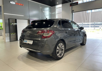 Подержанный автомобиль Citroen C4 Hatchback 2012 года (4 фото)