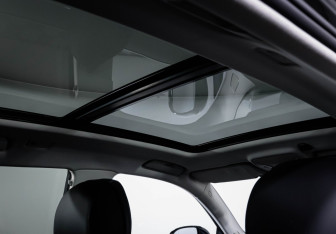 Подержанный автомобиль Hongqi HS5 2024 года (16 фото)