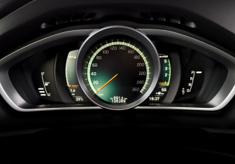 Подержанный автомобиль Volvo V40 Hatchback 2016 года (13 фото)