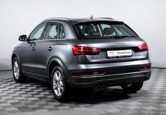 Подержанный автомобиль Audi Q3 2015 года (7 фото)