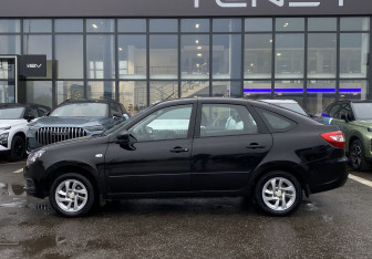 Подержанный автомобиль LADA (ВАЗ) Granta Hatchback 2018 года (4 фото)