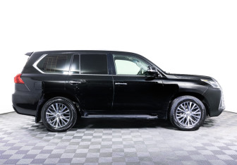 Подержанный автомобиль Lexus LX 2019 года (4 фото)