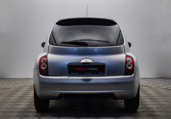Подержанный автомобиль Nissan Micra Hatchback 2004 года (4 фото)