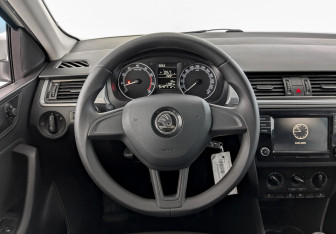 Подержанный автомобиль Skoda Rapid Liftback 2019 года (21 фото)