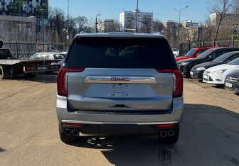 Подержанный автомобиль GMC Yukon 2023 года (7 фото)