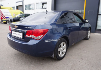 Подержанный автомобиль Chevrolet Cruze Sedan 2010 года (5 фото)