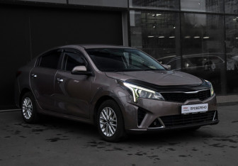 Подержанный автомобиль Kia Rio Sedan 2021 года (3 фото)
