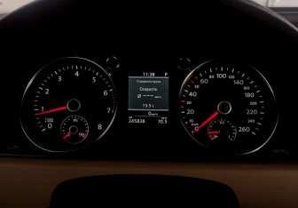 Подержанный автомобиль Volkswagen Passat Sedan 2011 года (13 фото)