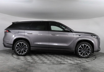 Подержанный автомобиль Jaecoo J8 2024 года (4 фото)