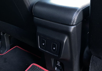 Подержанный автомобиль Mitsubishi Eclipse Cross 2018 года (23 фото)