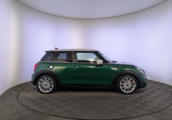 Подержанный автомобиль MINI Hatch 2019 года (4 фото)