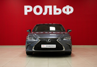 Подержанный автомобиль Lexus ES 2019 года (2 фото)