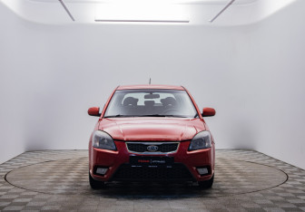 Подержанный автомобиль Kia Rio Hatchback 2010 года (2 фото)