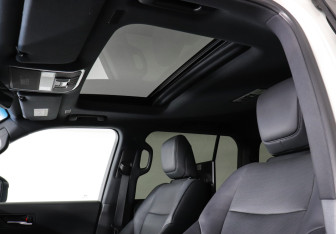 Подержанный автомобиль Toyota Land Cruiser Suv 2022 года (17 фото)
