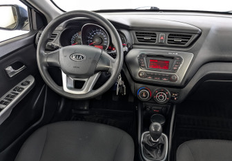 Подержанный автомобиль Kia Rio Hatchback 2012 года (26 фото)