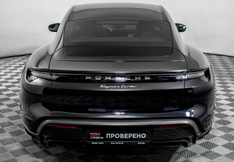 Подержанный автомобиль Porsche Taycan 2020 года (6 фото)