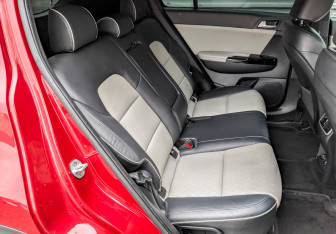 Подержанный автомобиль Kia Sportage 2016 года (12 фото)