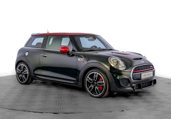 Подержанный автомобиль MINI Hatch 2017 года (3 фото)