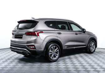 Подержанный автомобиль Hyundai Santa Fe 2019 года (5 фото)